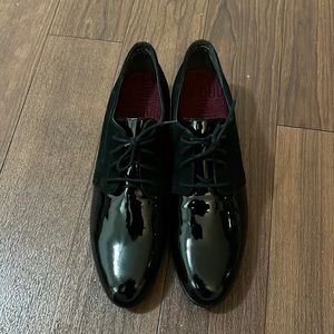 NWOT Munro Markella Derby